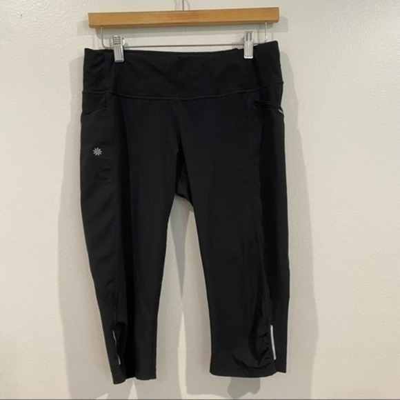 Athleta Be Free Black Crop Capri Reflective Pocket Legging Size Small - Picture 7 of 9